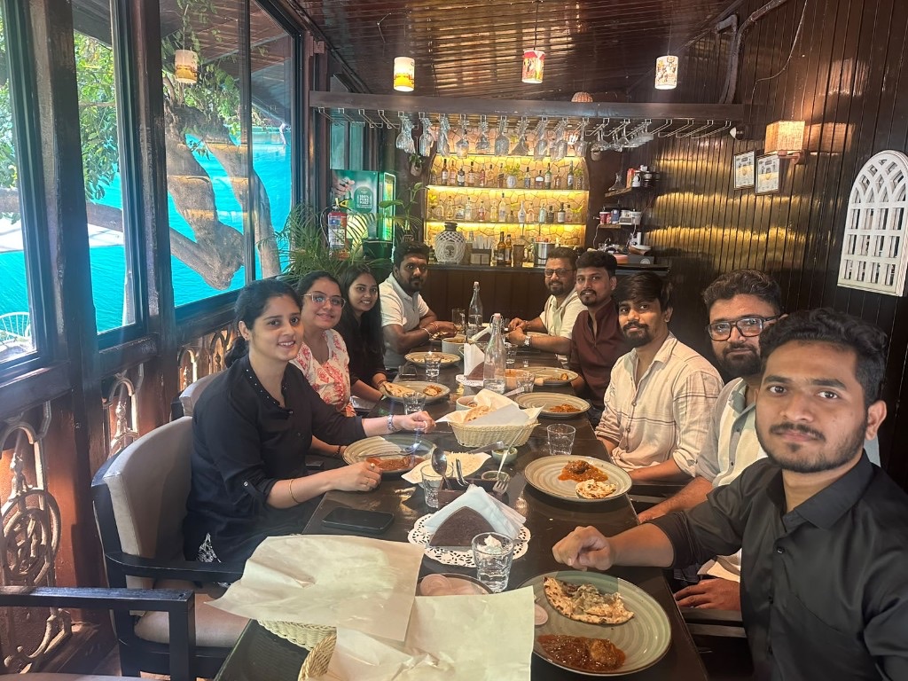 Let's Manage team lunch together
